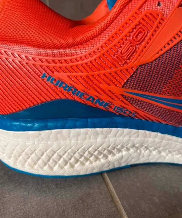 Used Saucony Running Shoes bike — image 2 of 7