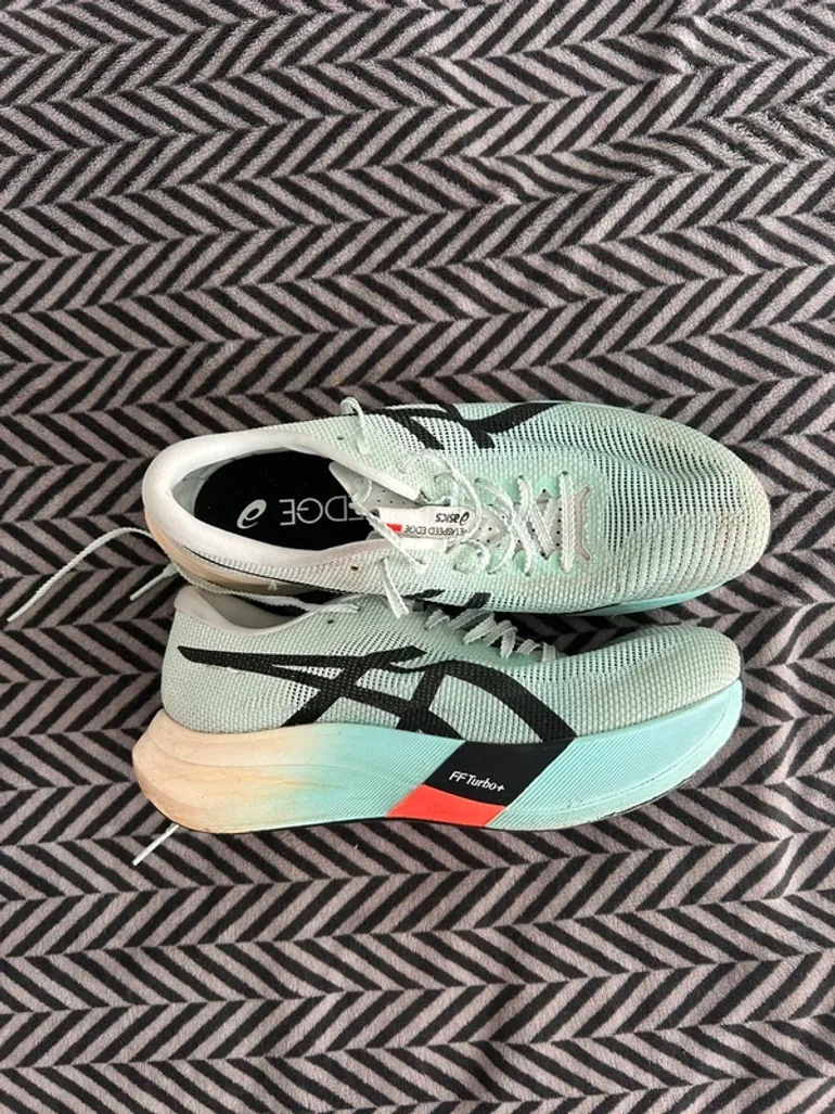 Tweedehands Asics Metaspeed Edge bike — afbeelding 1 van 4