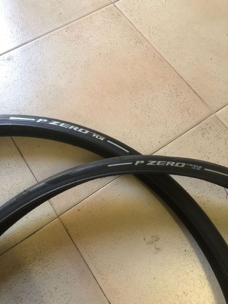Gebrauchtes Pirelli PZero Race 2026 Tyres & Tubes