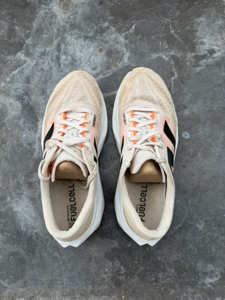 Used New Balance FuelCell Rebel V4 bike — image 4 of 7