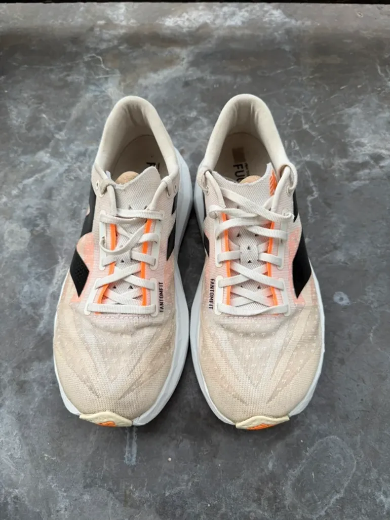 Used New Balance FuelCell Rebel V4 bike — image 3 of 7