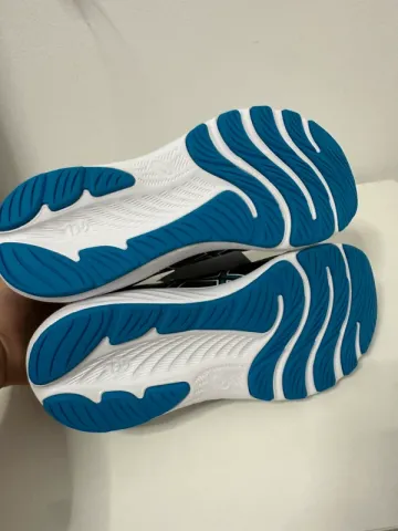 Used Asics Running Shoes bike — image 6 of 7