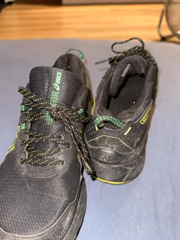 Used Asics Running Shoes bike — image 4 of 6