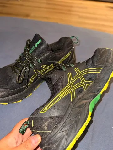 Used Asics Running Shoes bike — image 2 of 6