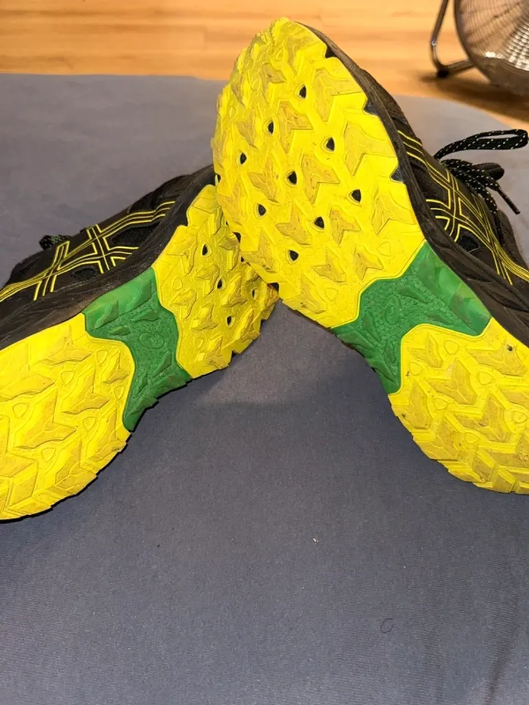Used Asics Running Shoes bike — image 6 of 6