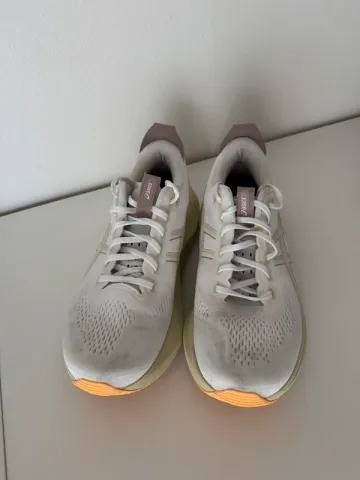 Tweedehands Asics Gel Kayano 32 bike — afbeelding 3 van 7