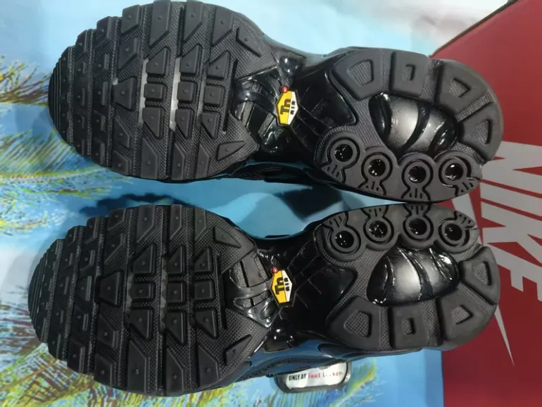 Used Nike Air Max Plus TN bike — image 4 of 4