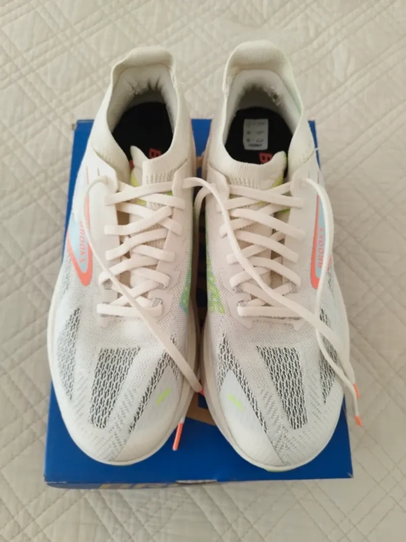 Käytetty Brooks Hyperion Max 3 Running Shoes