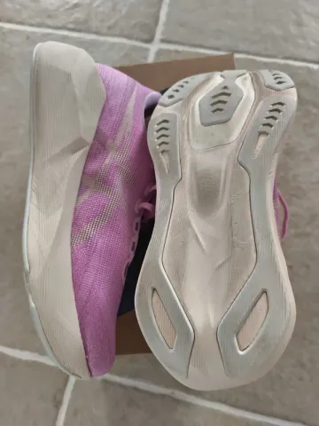 Käytetty Asics Novablast 6 bike — kuva 7 / 8