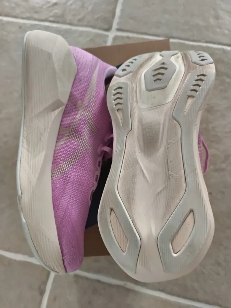 Käytetty Asics Novablast 6 bike — kuva 7 / 8