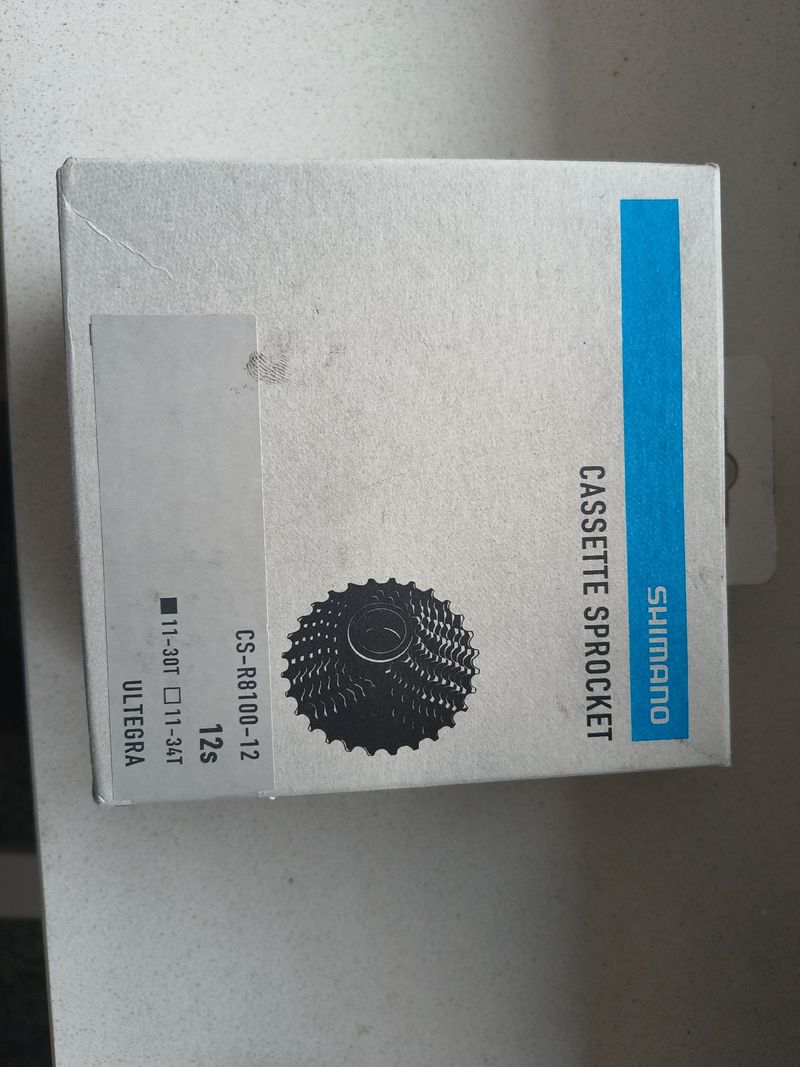 Shimano Ultegra Cassette R8100 12 speed. 11-30T 2026 Drivetrain & Pedals usato