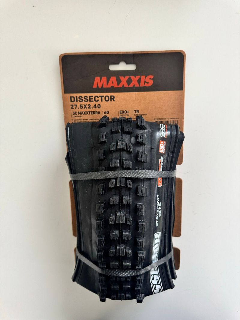 Gebrauchtes Maxxis DHF and Dissector Tires 2026 Tyres & Tubes