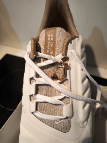 Used Nike Air Winflo 9 Shield bike — image 14 of 15