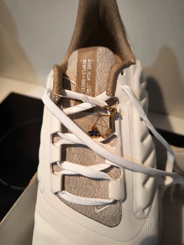 Used Nike Air Winflo 9 Shield bike — image 14 of 15