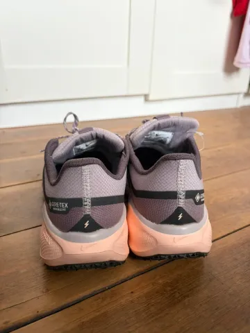 Used Nike Gore-tex bike — image 3 of 12