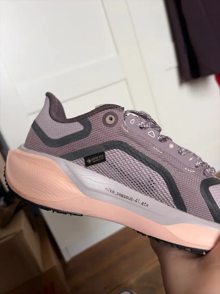 Used Nike Gore-tex bike — image 11 of 12