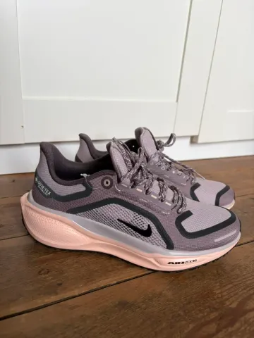 Used Nike Gore-tex bike — image 1 of 12