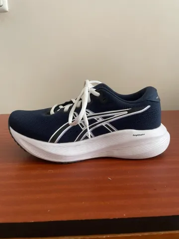 Used Asics Gel-Excite 11 bike — image 3 of 8
