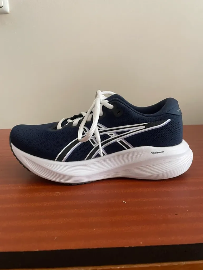 Used Asics Gel-Excite 11 bike — image 3 of 8