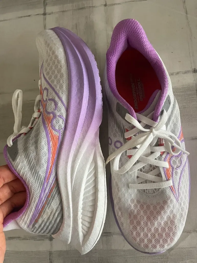 Used Saucony Endorphin Speed 5 bike — image 2 of 3