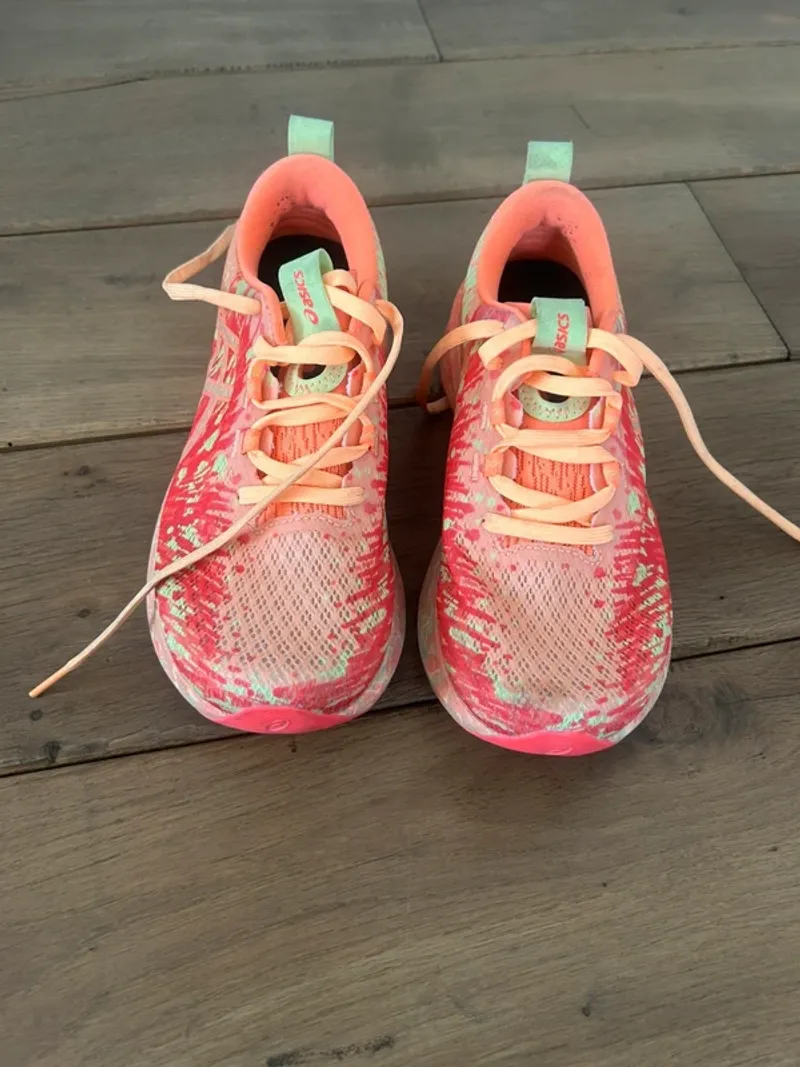Used Asics Noosa Tri 16 Running Shoes
