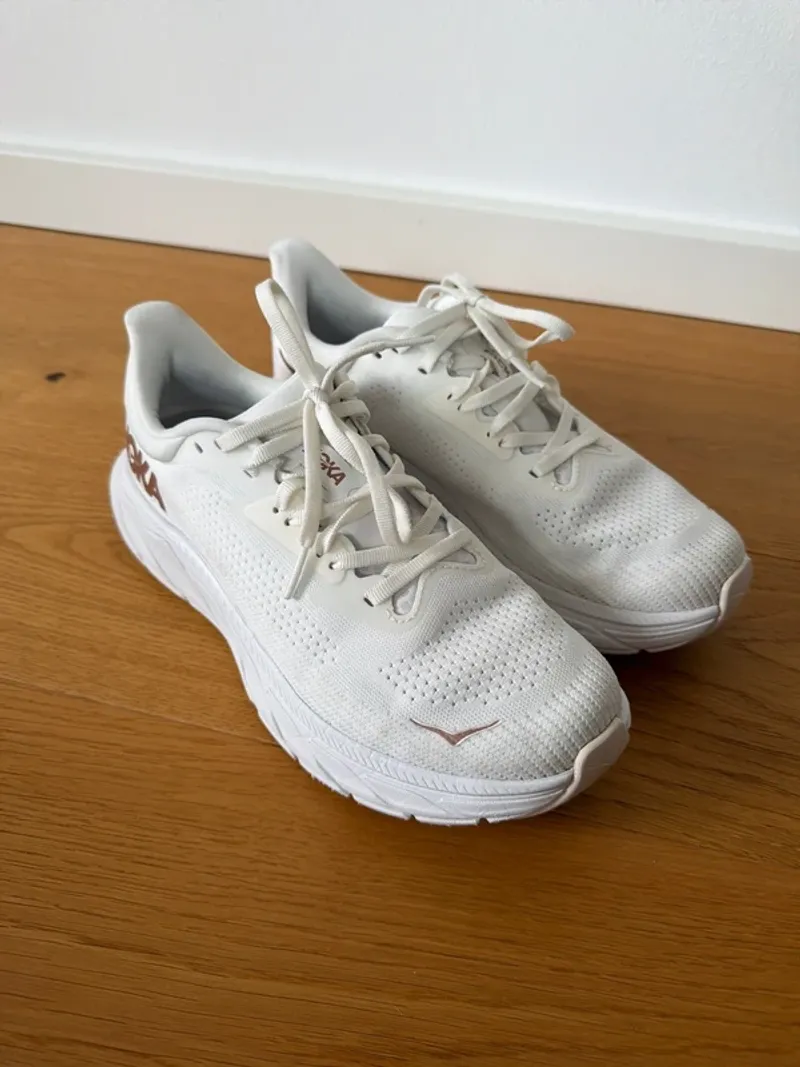 Used Hoka Arahi 7 Running Shoes