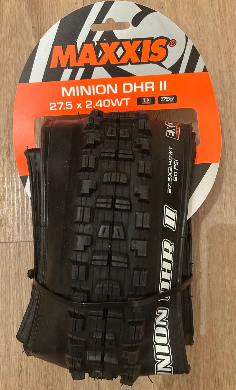 Used Maxxis Minion DHR II Tyres & Tubes