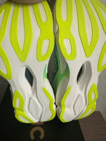 Używany Saucony Endorphin Elite 3 bike — zdjęcie 3 z 4