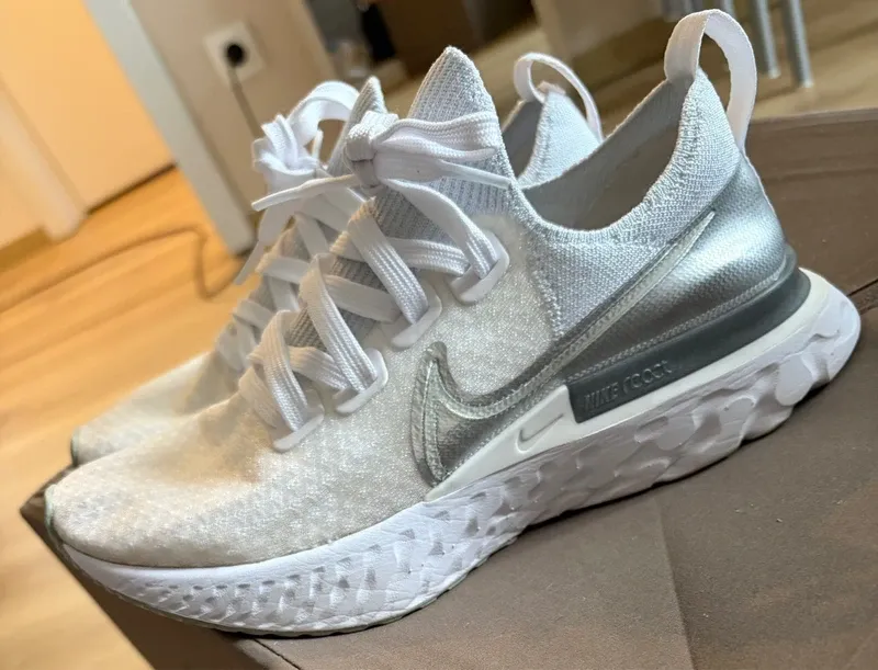 Used White React Infinity Run Running Shoes