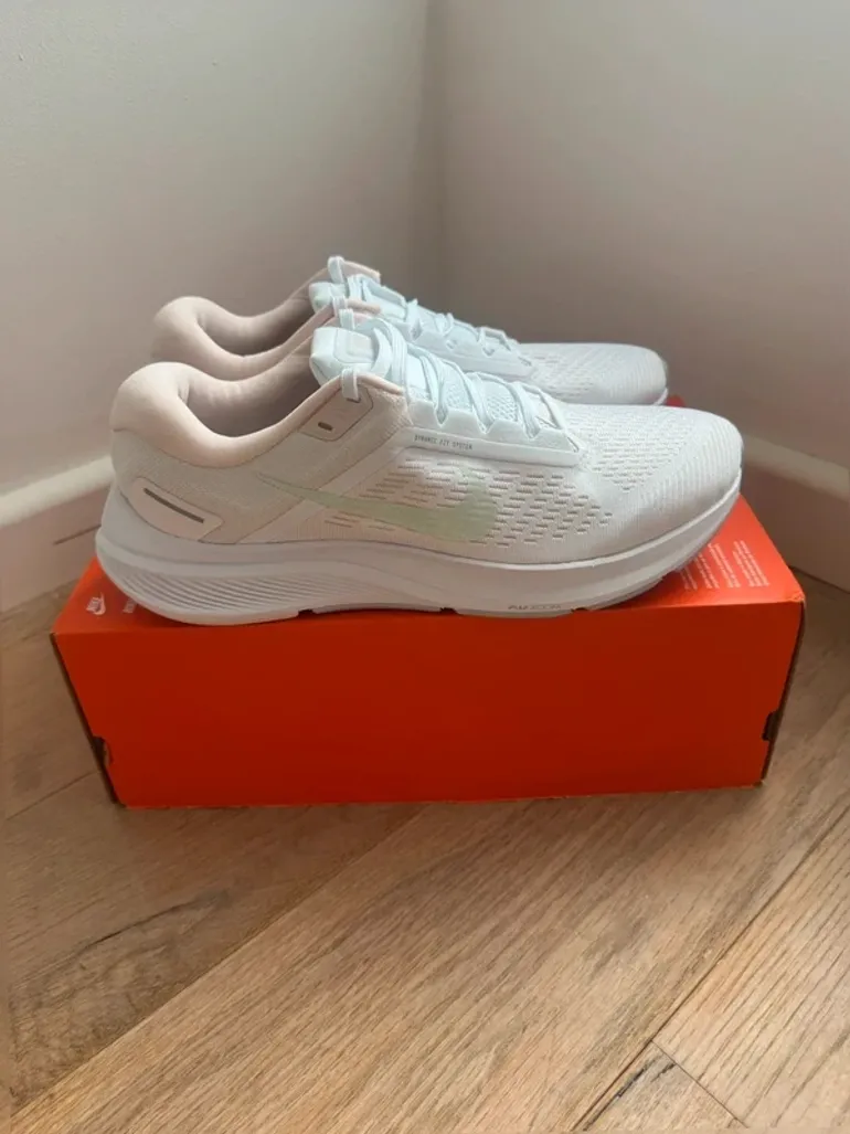 Tweedehands Nike Air Zoom Structure 24 bike — afbeelding 4 van 9