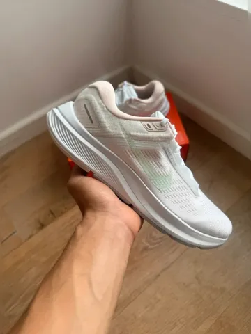Tweedehands Nike Air Zoom Structure 24 bike — afbeelding 1 van 9