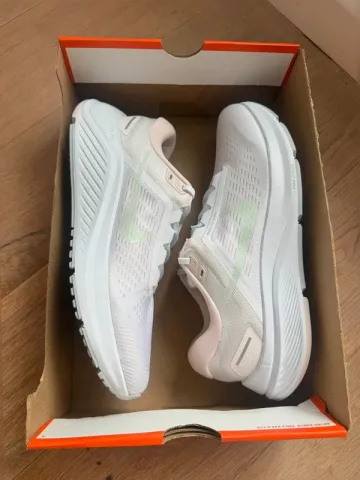 Tweedehands Nike Air Zoom Structure 24 bike — afbeelding 8 van 9