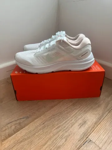 Tweedehands Nike Air Zoom Structure 24 bike — afbeelding 2 van 9