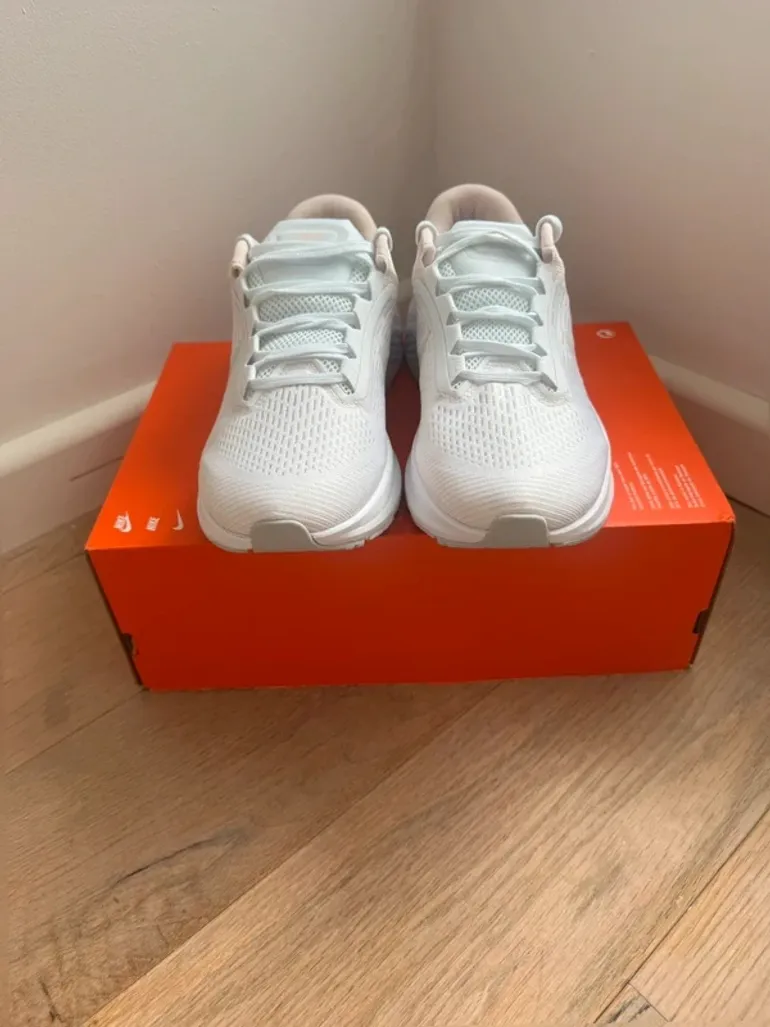 Tweedehands Nike Air Zoom Structure 24 bike — afbeelding 3 van 9