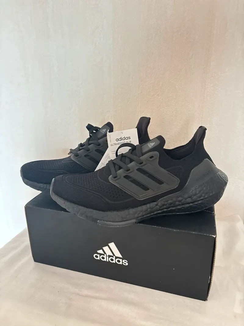 Adidas Ultraboost Running Shoes d'occasion