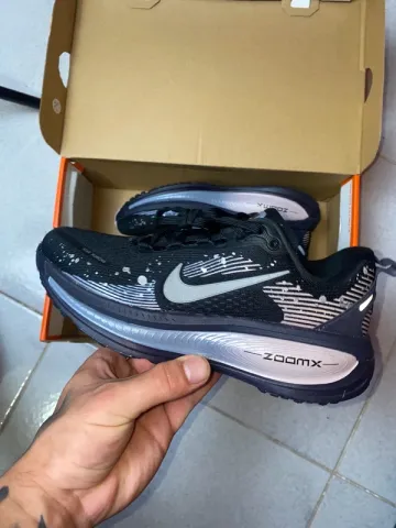 Nike Vomero 18 SE bike de segunda mano — imagen 5 de 8