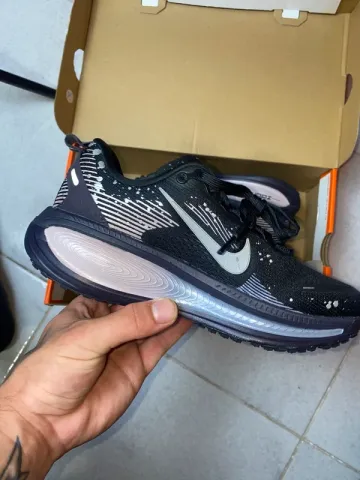 Nike Vomero 18 SE bike de segunda mano — imagen 3 de 8
