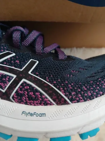 Used Asics Running Shoes bike — image 2 of 9
