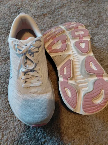Used Hoka Gaviota bike — image 2 of 5