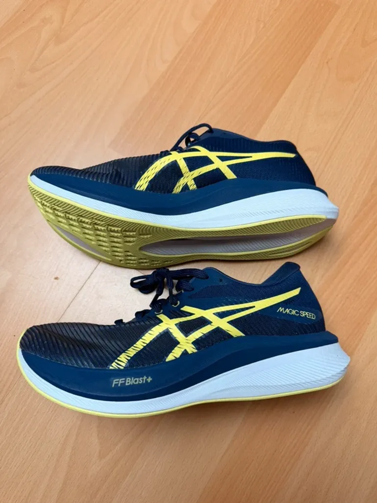 Used Asics Magic Speed 3 bike — image 3 of 6