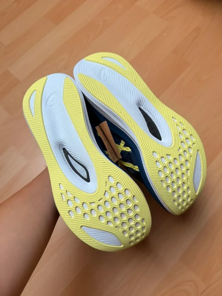 Used Asics Magic Speed 3 bike — image 4 of 6