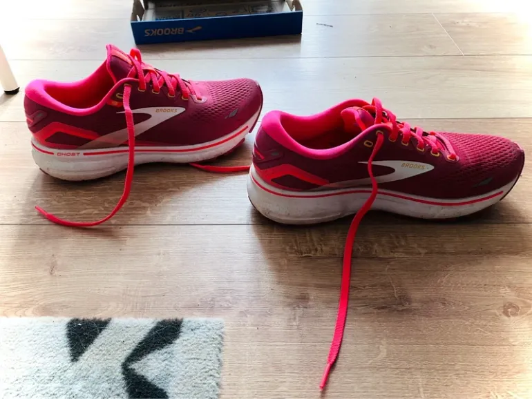 Used Brooks Running Shoes bike — image 2 of 6