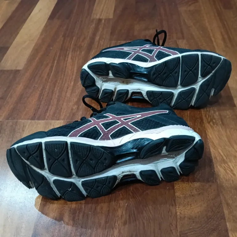 Used Asics Gel bike — image 2 of 4