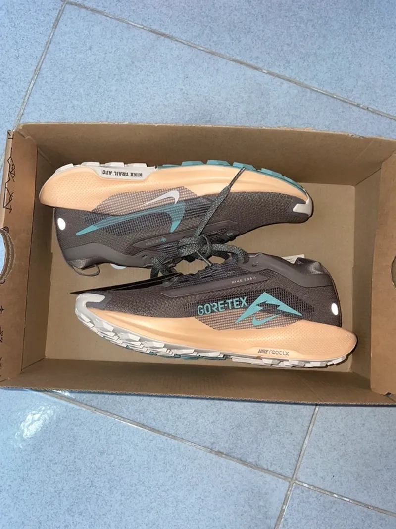 Used Pegasus Nike Trail 5 GTX Running Shoes