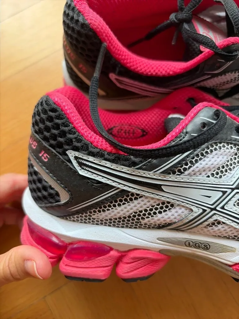 Used Asics Running Shoes Women bike — image 2 of 8