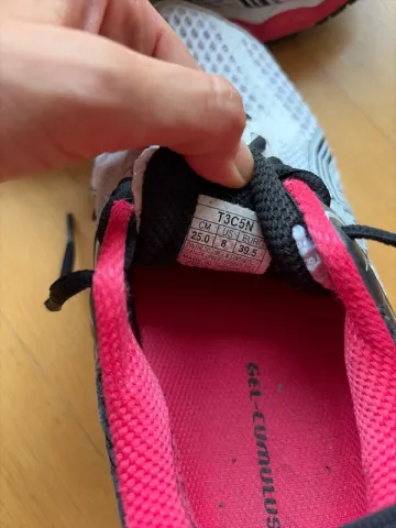 Used Asics Running Shoes Women bike — image 3 of 8