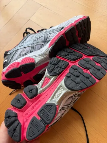 Used Asics Running Shoes Women bike — image 5 of 8