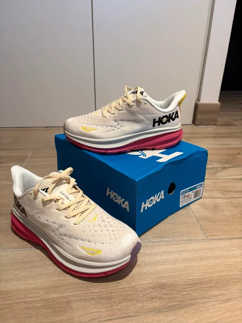 Used Rose Clifton 9 Running Shoes