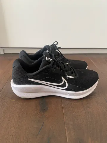 Nike Downshifter 13 bike usato — immagine 1 di 7