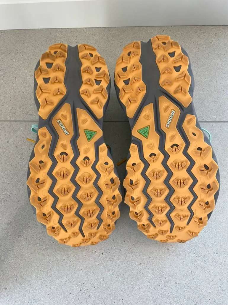 Used Brooks Cascadia 19 bike — image 4 of 4
